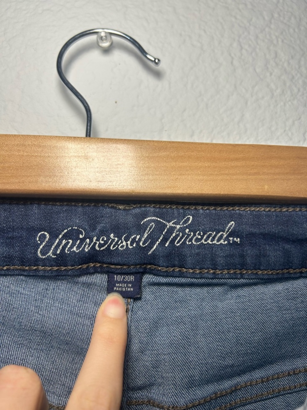 Universal Thread Women's Jeans in Dark Blue Denim